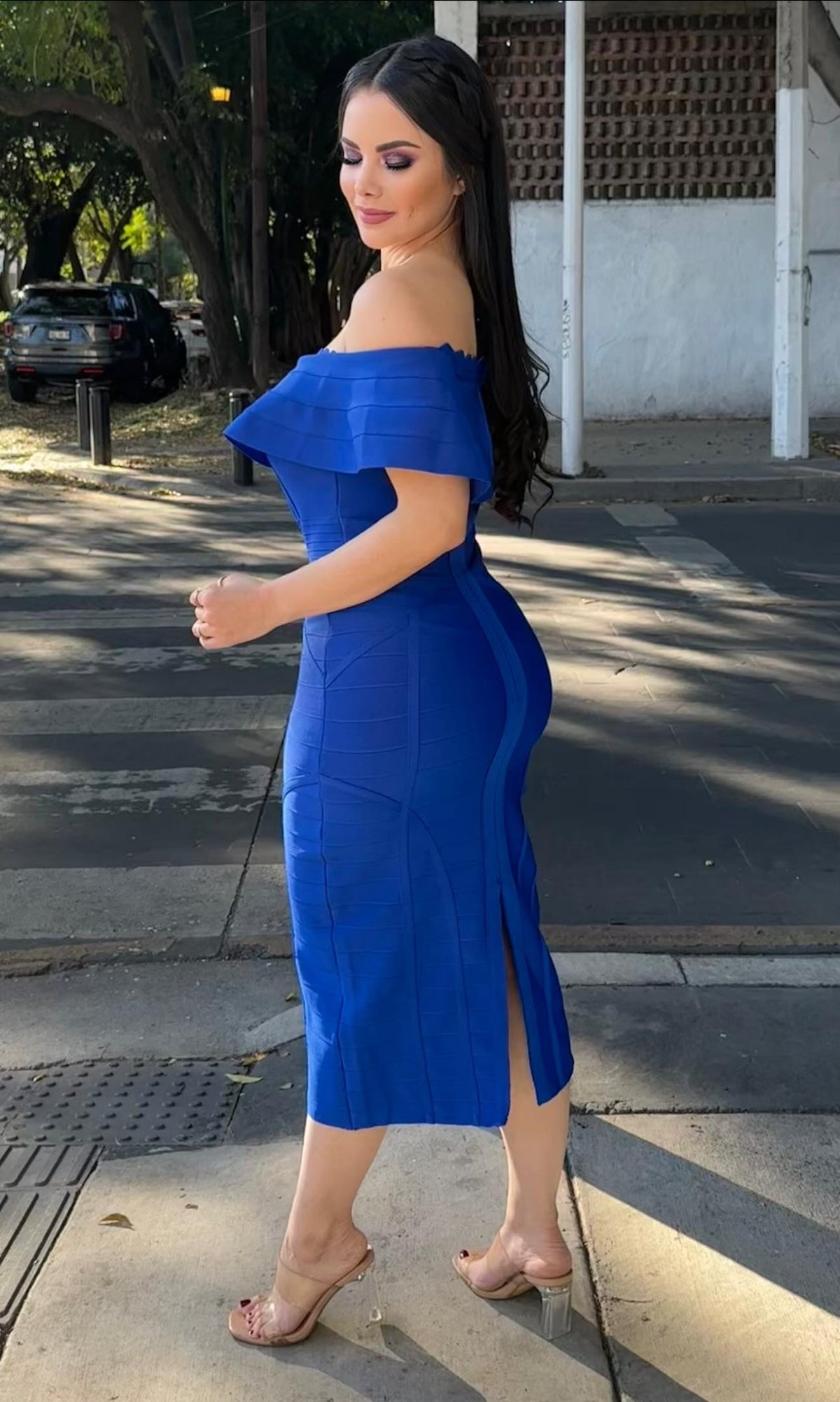 Vestido Azul al Hombro